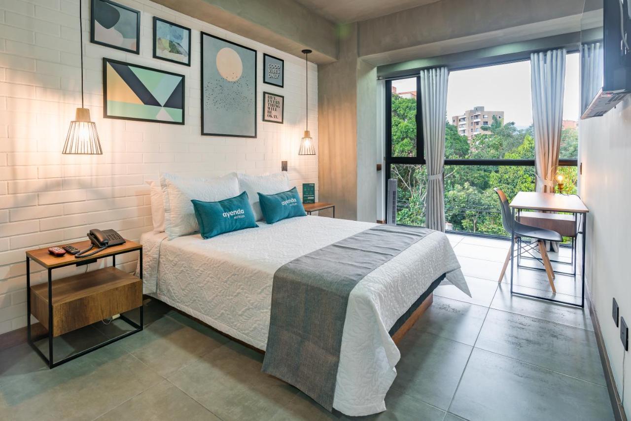 Loft 32 Medellin Living Aparthotel Екстериор снимка
