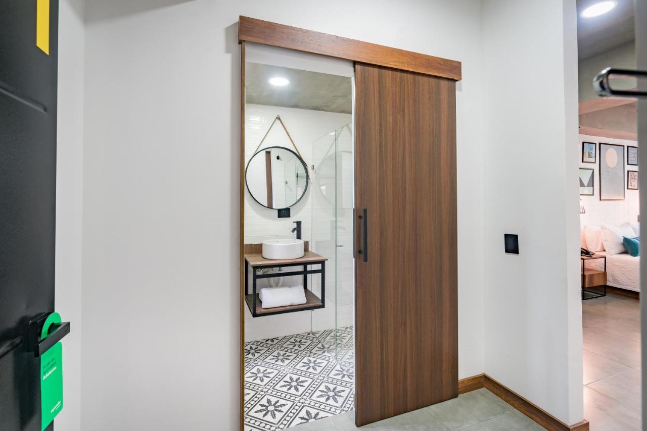 Loft 32 Medellin Living Aparthotel Екстериор снимка
